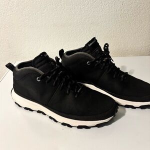 Timberland Winsor Trail Hiking Sneakers in black and white